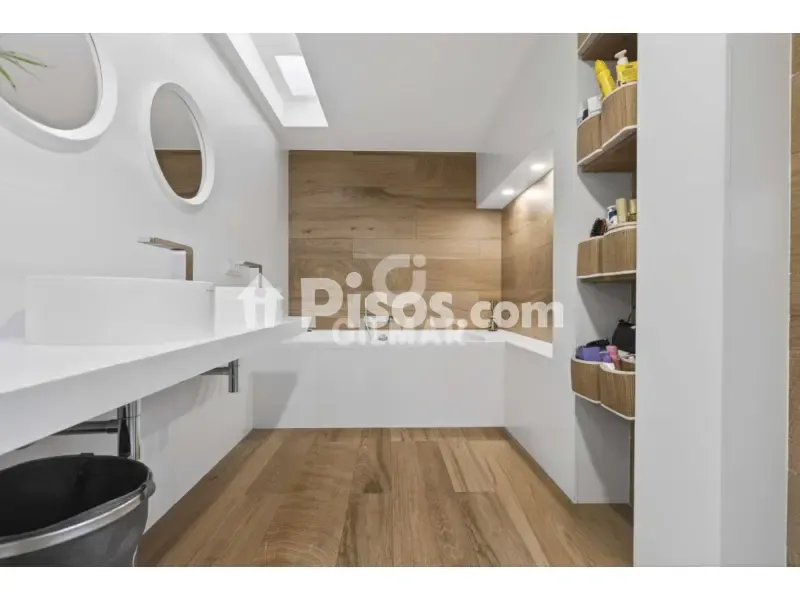 Salles de bain - Modern Chalet with Pool in Nervión