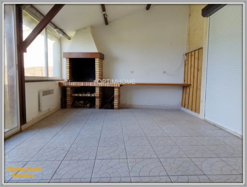 Garage - Maison en Pierre avec Jardin à Chalais