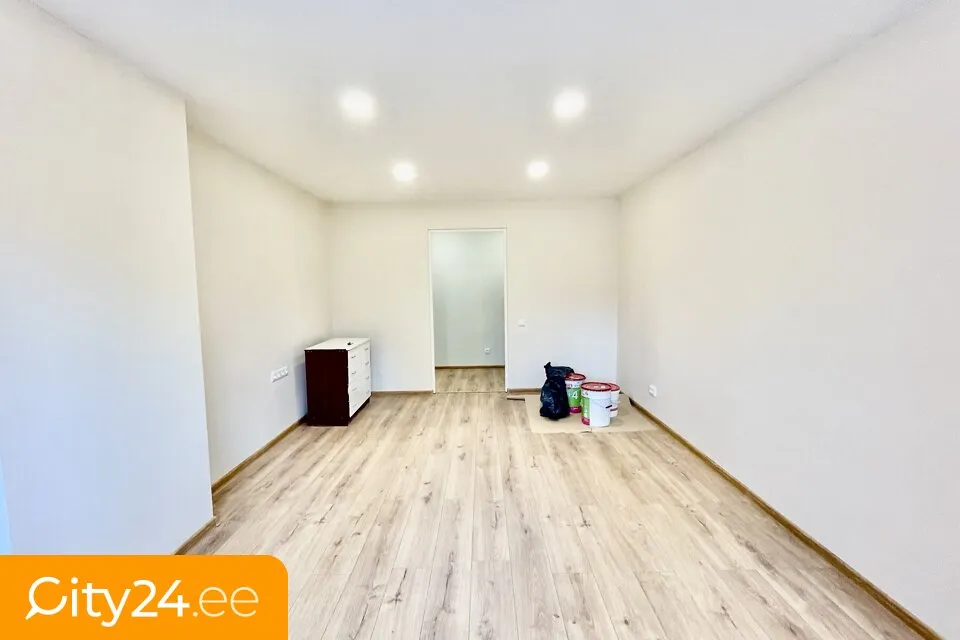 Rooms - Renovated Flat with Balcony in Narva