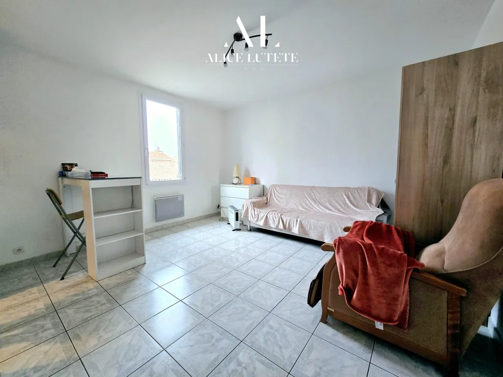 Elutuba - Fully Let Building with Terrace in Saint-Barnabé, Marseille