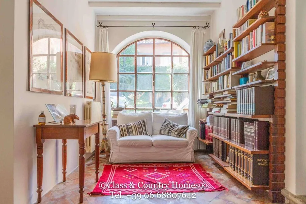 Bureau - Historic Villa with Two Residences in Grottaferrata