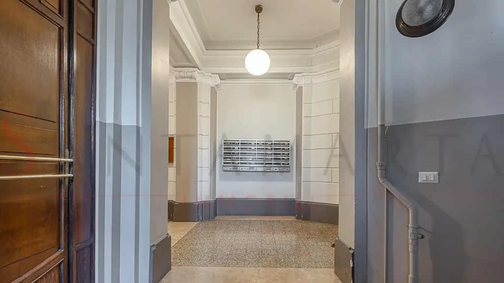hallway_entrance