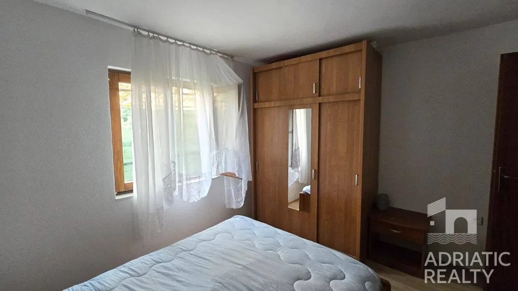 Magamistoad - Two-Bedroom Apartment with Terrace in Vodice