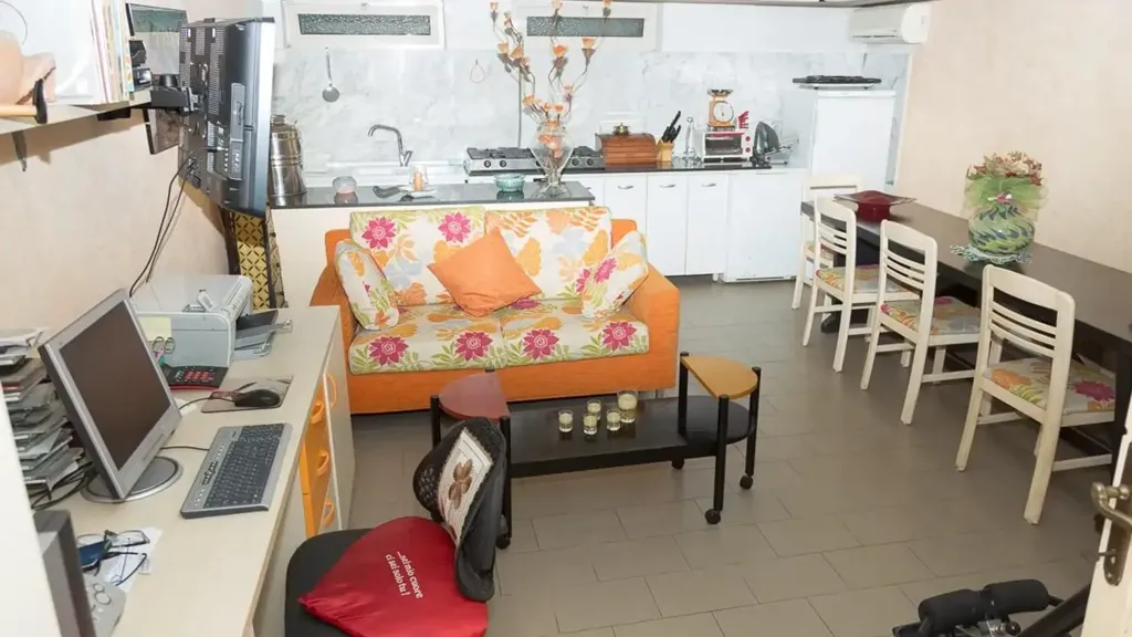 Séjour - Detached House with Private Garden in Massa