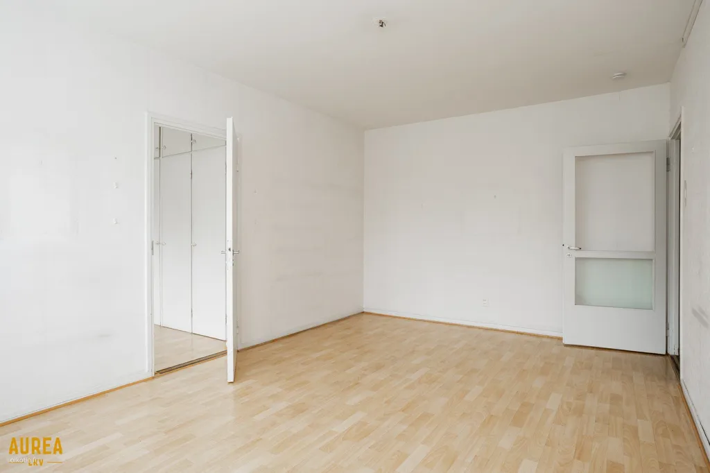 Toad - Flat with South-Facing Balcony in Heinäpää