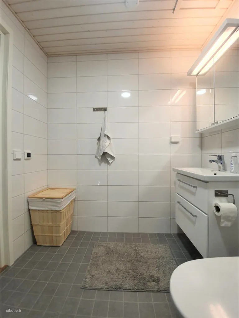 Vannitoad - Modern Apartment with French Balcony in Kangasala
