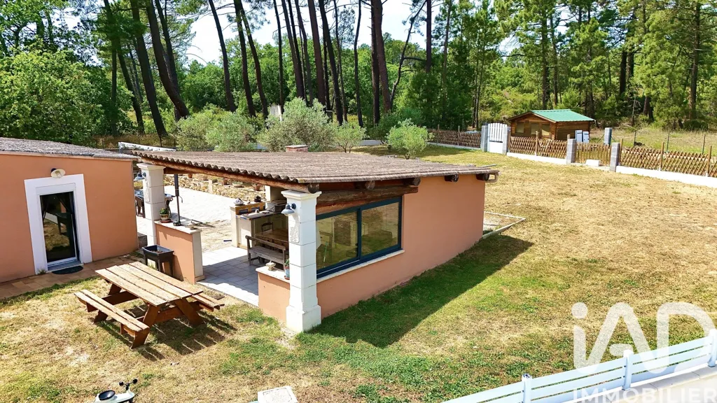 Vue aérienne - Maison de Plain-Pied avec Piscine sur les Hauteurs de Mornas