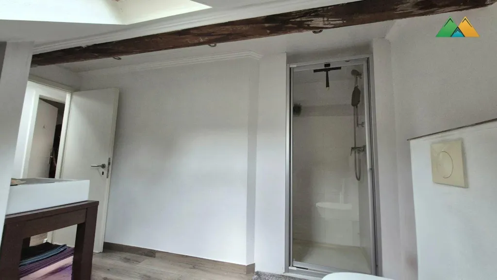Salles de bain - Maison avec Terrasse et Jardin à Wormeldange