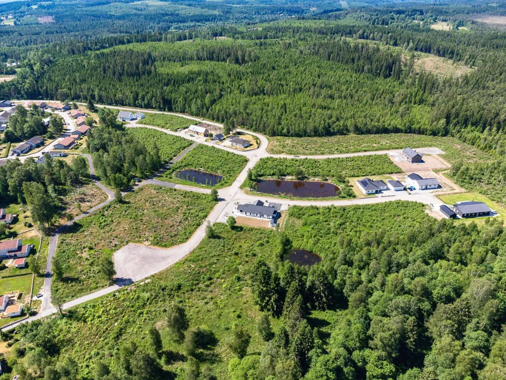 Õhuvaade - Planned Plot with Natural Setting in Tranemo