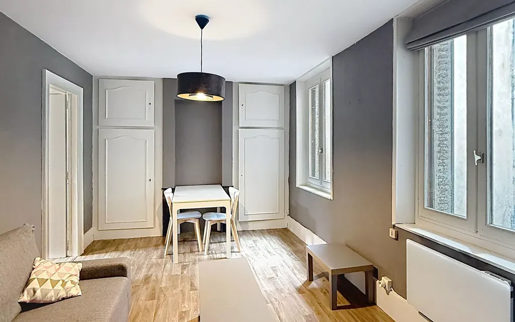 Séjour - Appartement Rénové au Centre de Nancy