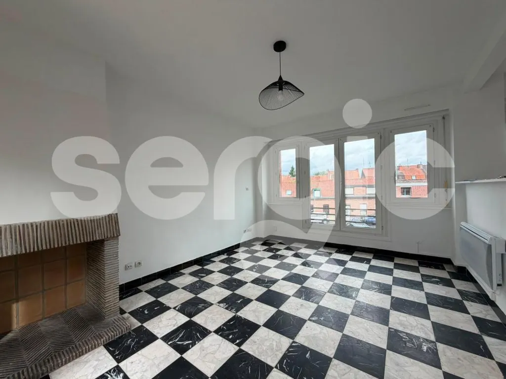 Living Room - Renovated Flat with Terrace in City Centre