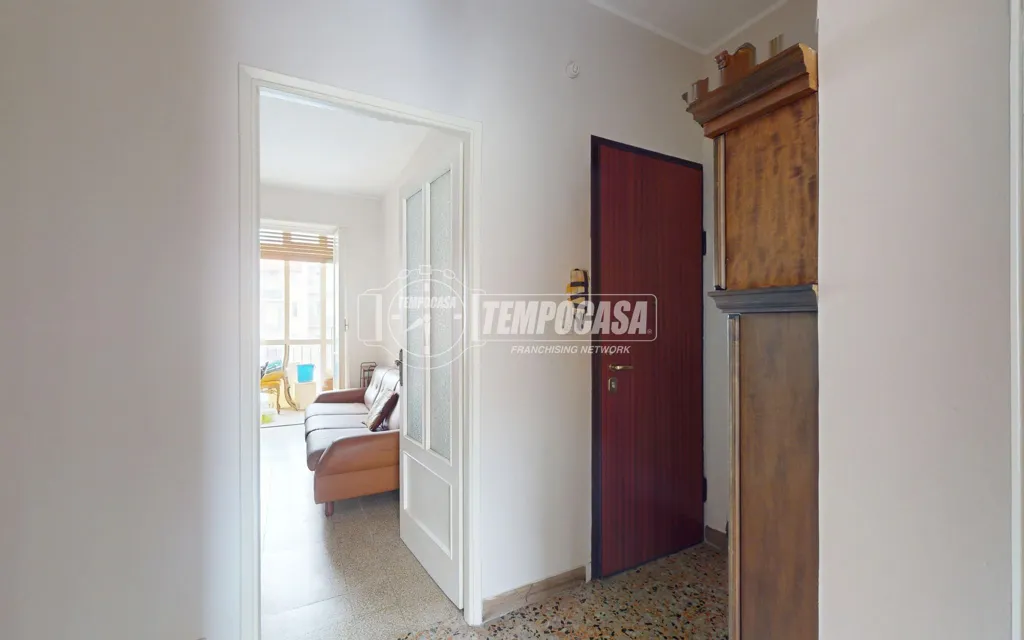 hallway_entrance