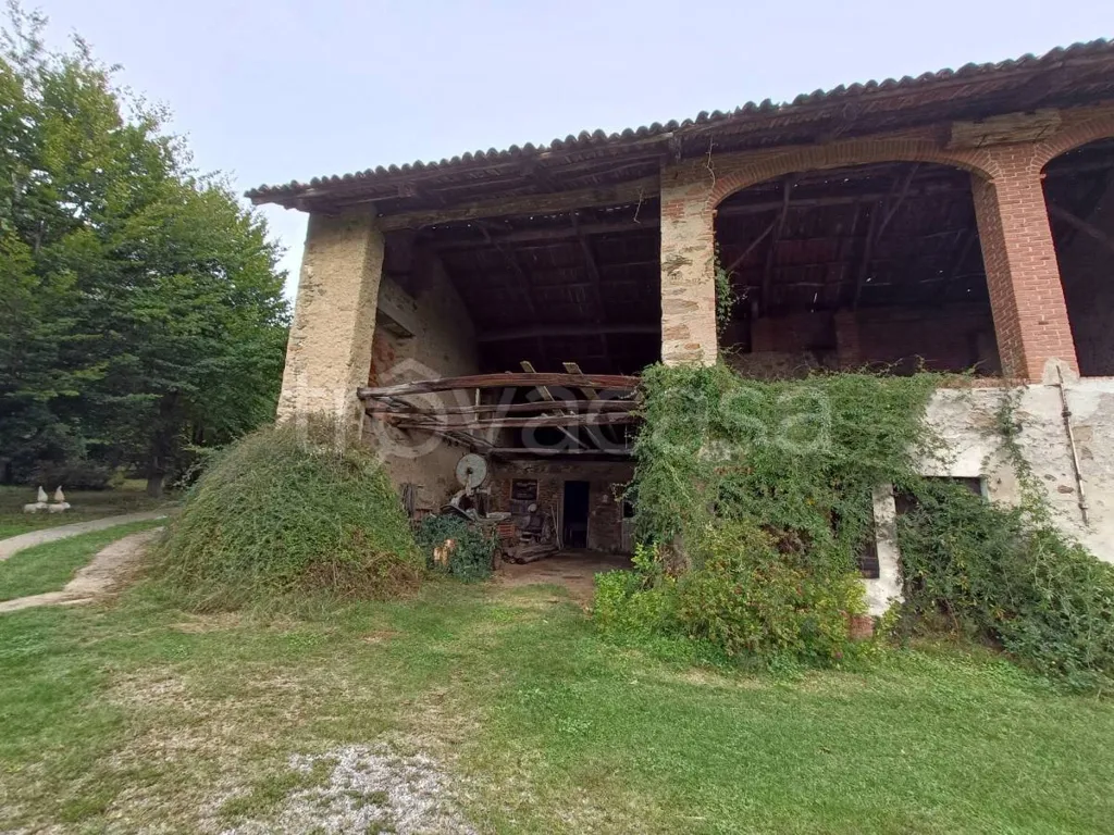 Giardino - Cascina with Panoramic View in Bollengo