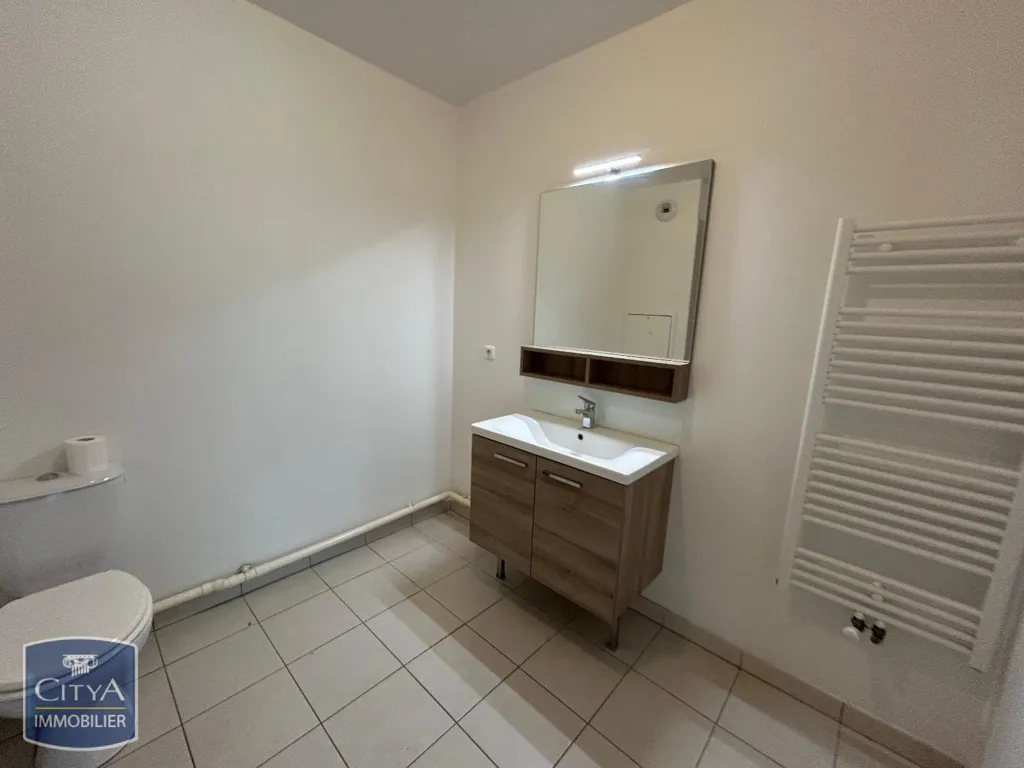Salles de bain - Appartement T2 avec Ascenseur à Bondoufle