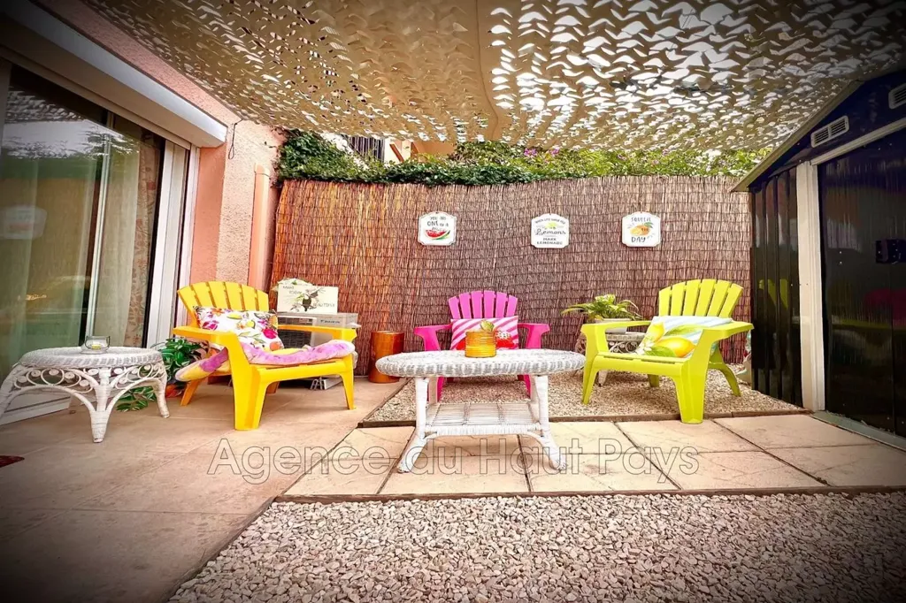 Terrasse - Studio Rénové avec Jardinet à Cannes