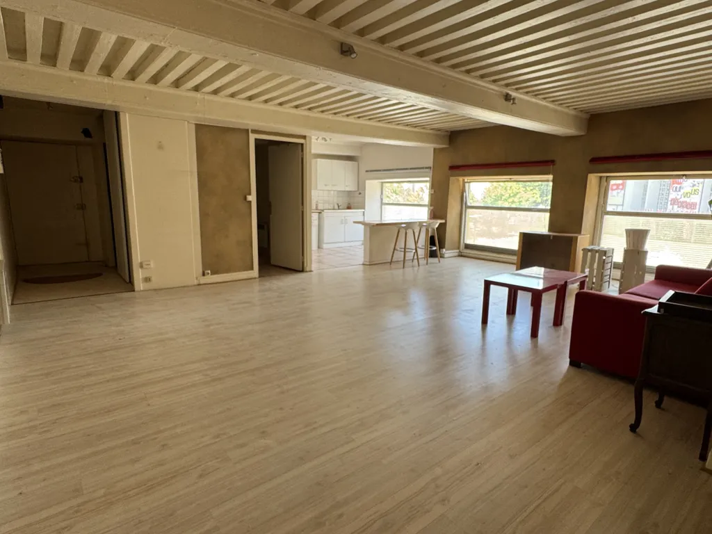 Soggiorno - Typical 3-Bed Flat with Theatre View in Croix Rousse