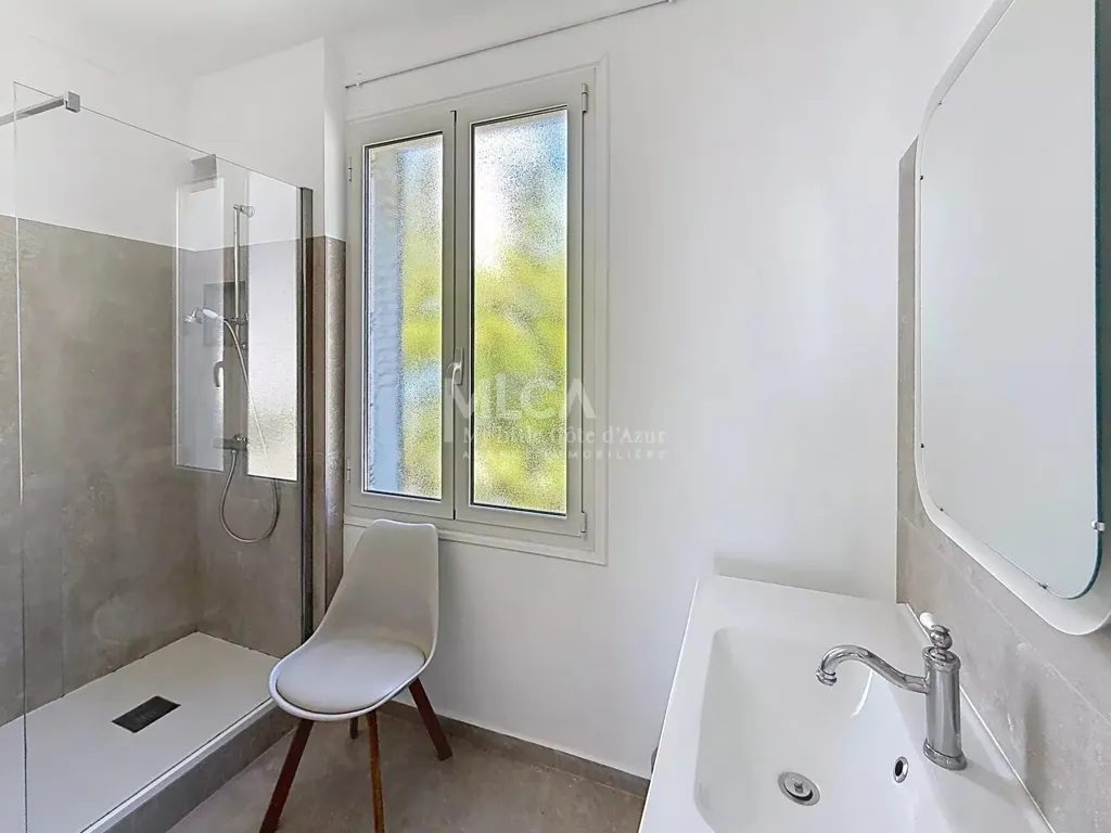 Bagni - Two-Bedroom Apartment with Sea View in Nice