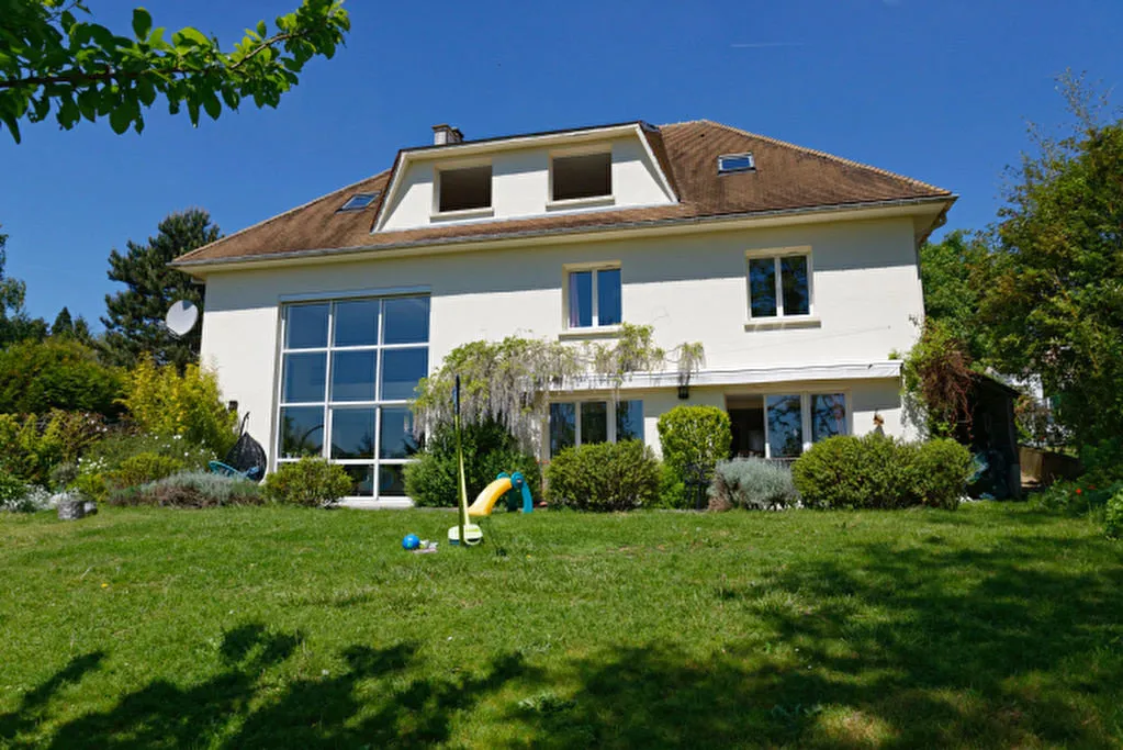 Extérieur - Villa de 10 Pièces avec Jardin à Chambourcy
