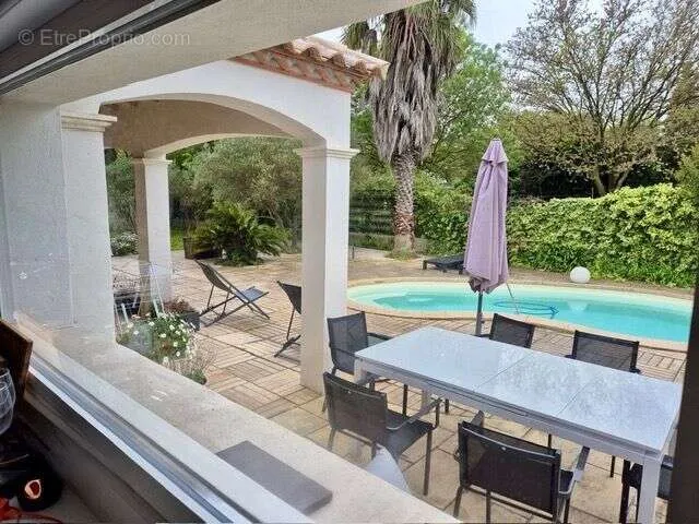 Bassein - Villa with Pool in Saint-Series
