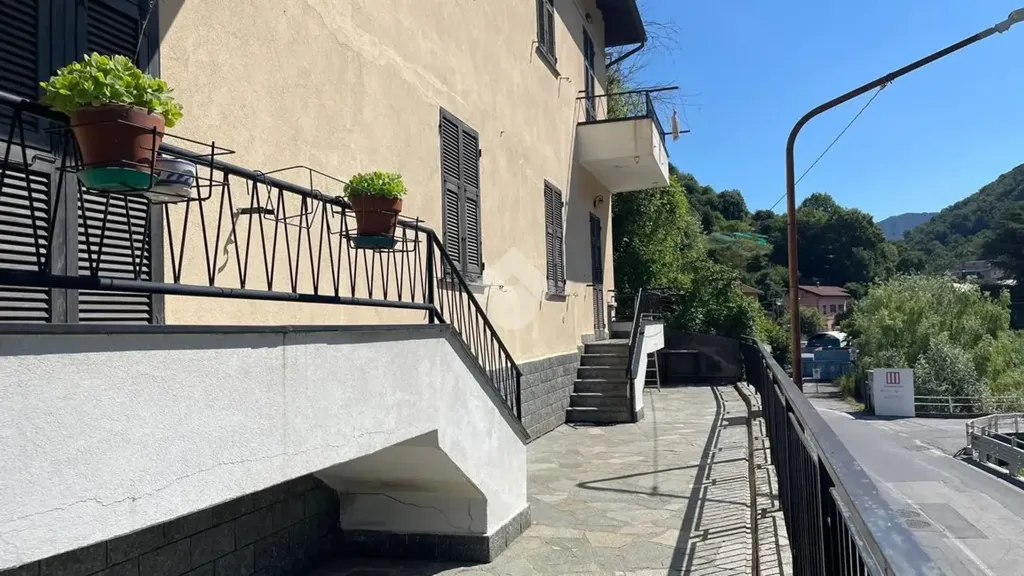 Rõdu - Apartment with Two Balconies in Sant'Olcese