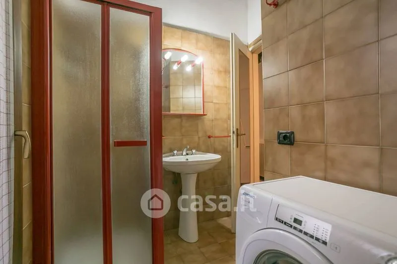 Bathrooms - Furnished Flat with Balcony in Bergamo's Città Alta