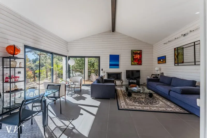 Séjour - Villa avec Terrasse Sud et Vue Forêt près de la Plage