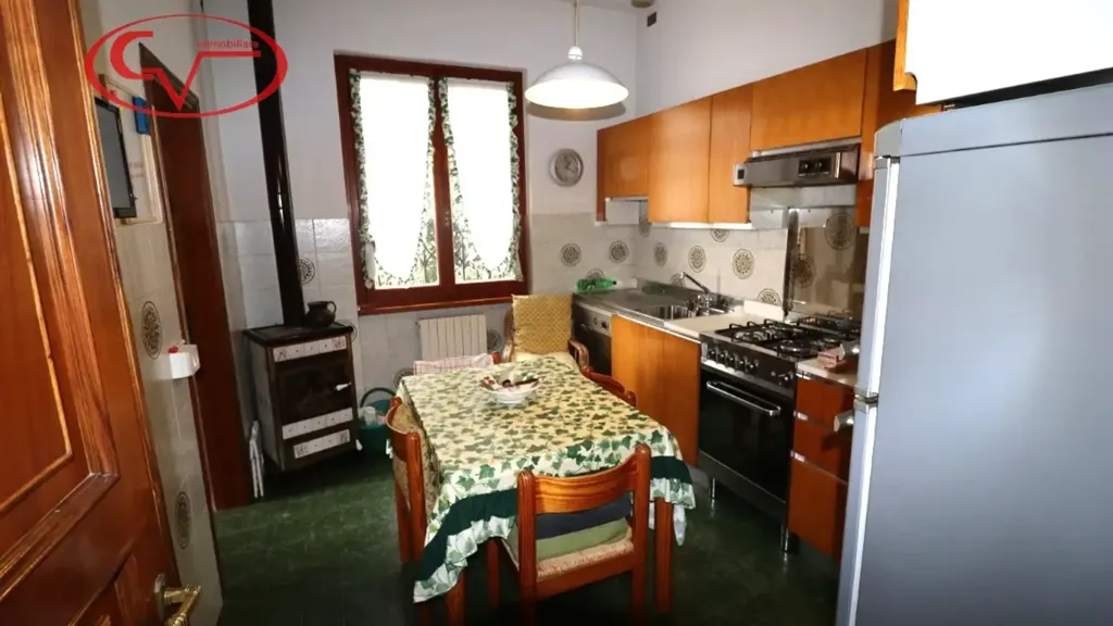 Cuisine - Villa with Private Garden in Montevarchi