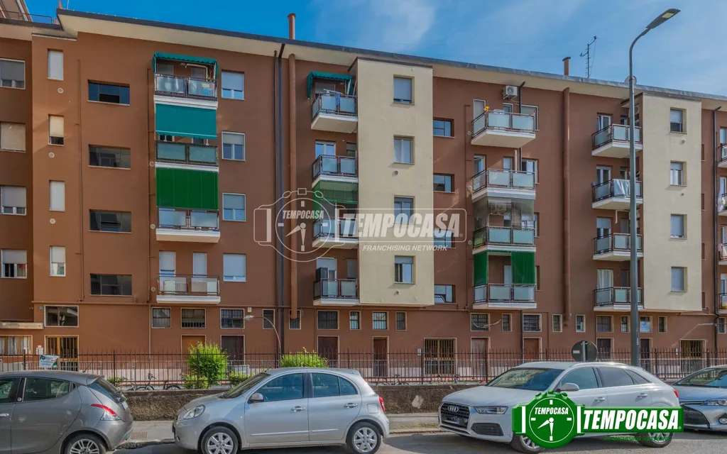 Välivaade - Bilocale with Balcony in Milan