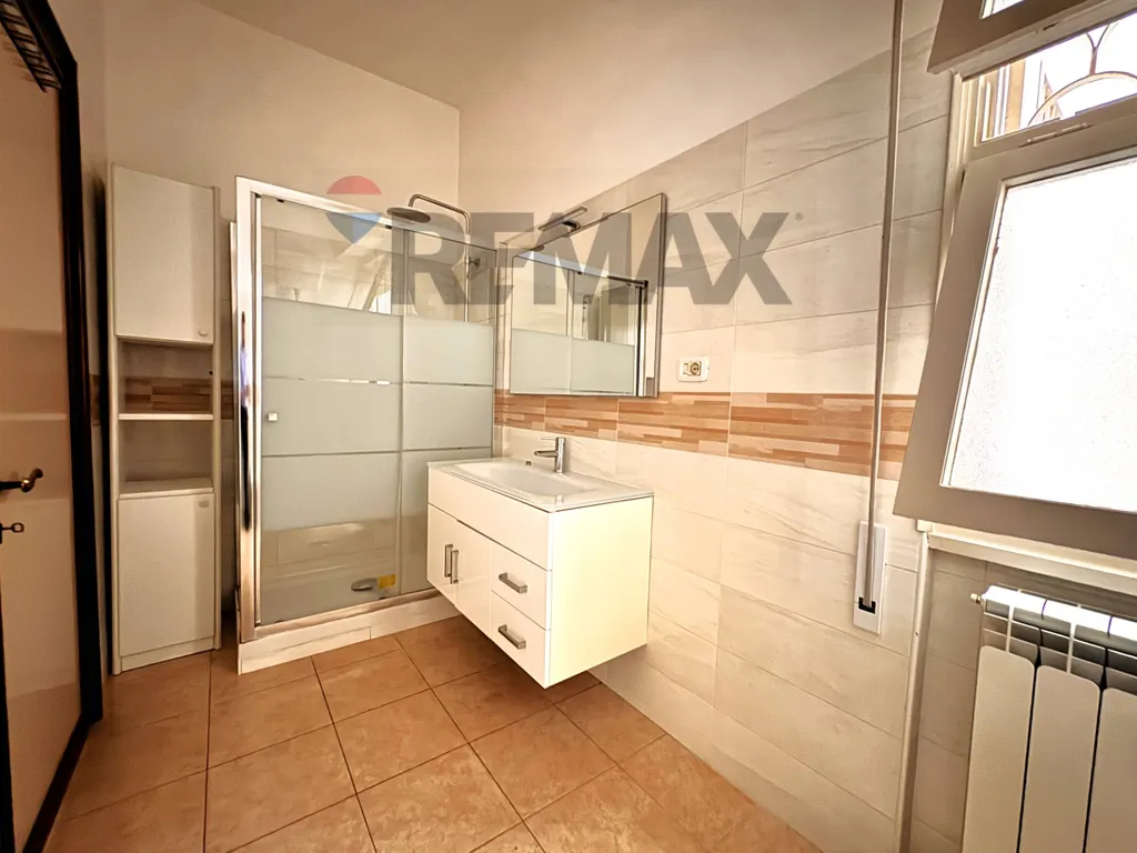 Bagni - Spacious Apartment with Parking in Ostia Ponente
