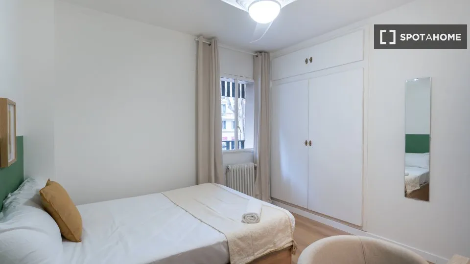 Camere da letto - Shared Apartment with Terrace in Pacífico, Madrid