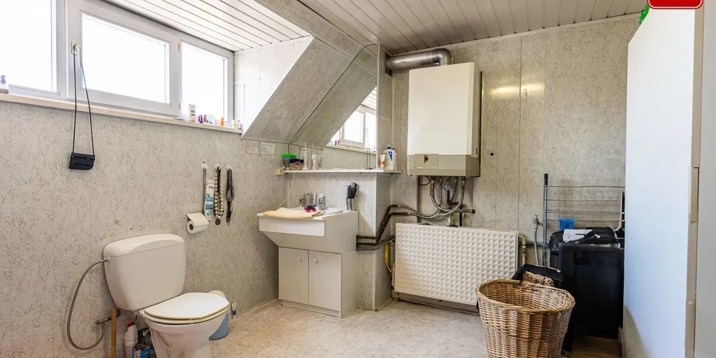 Salles de bain - Woning Commerciale avec Potentiel à Gand