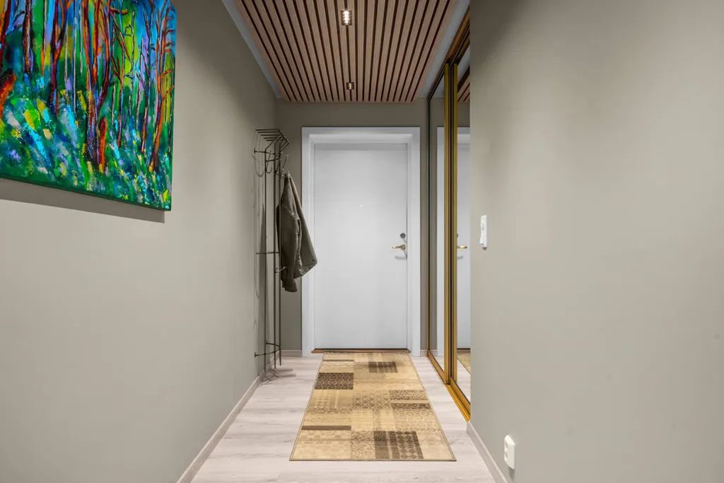 Esik - Modern 4-Bedroom Flat in Nannestad