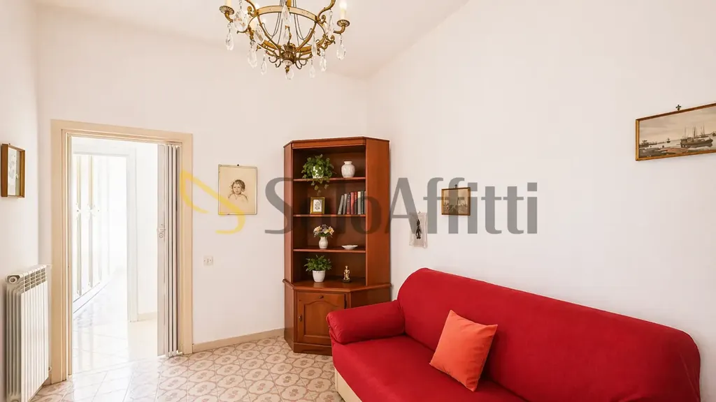 Elutuba - Armed Trilocale with Balcony in Naples