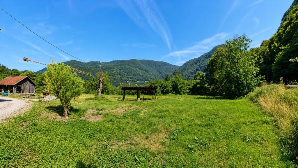 Aed - Characterful Maison with Potential in Saint-Barthélemy-de-Séchilienne