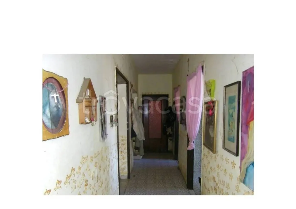 Esik - Auction Apartment with Balcony in Mondragone