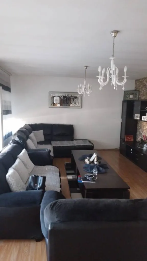 Séjour - Mixed-Use House with Terrace in Suhopolje