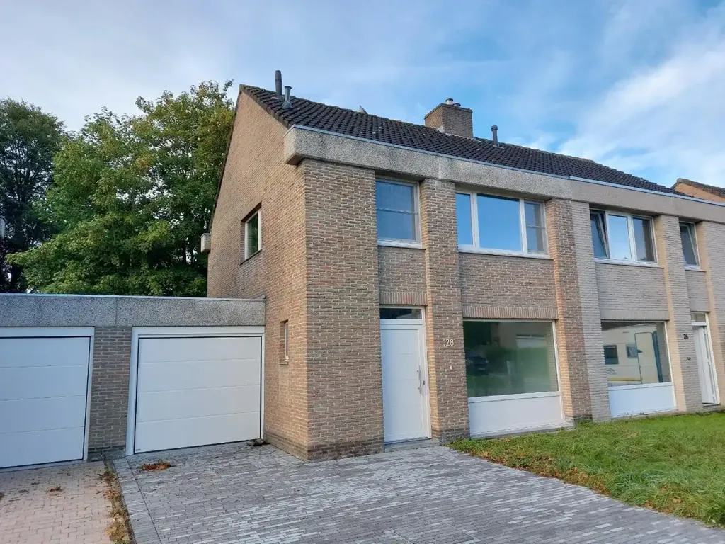 Extérieur - Maison Rénovée avec Jardin à Bruges