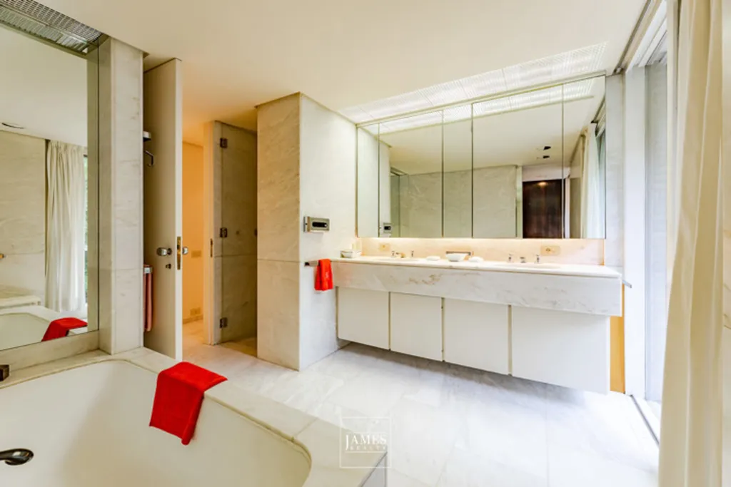 Vannitoad - Design Apartment with Terraces on Avenue de Messidor