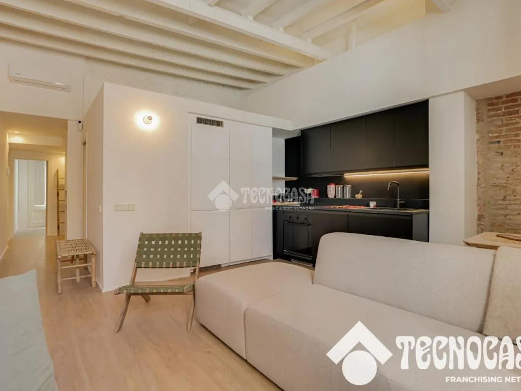 Elutuba - Reformed Flat with Terrace in Sant Andreu