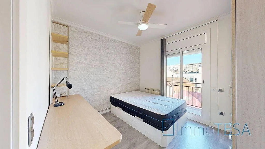 Chambres - Apartment with Balcony in Parc d’Europa