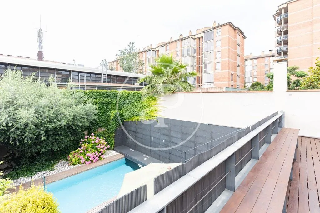 Piscine - Luxury Townhouse with Pool in Sabadell Centre