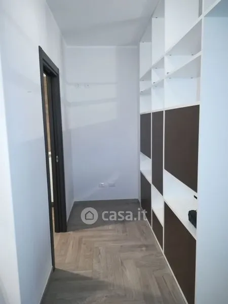 Pièces - Central Trilocale with Balcony in Mottola