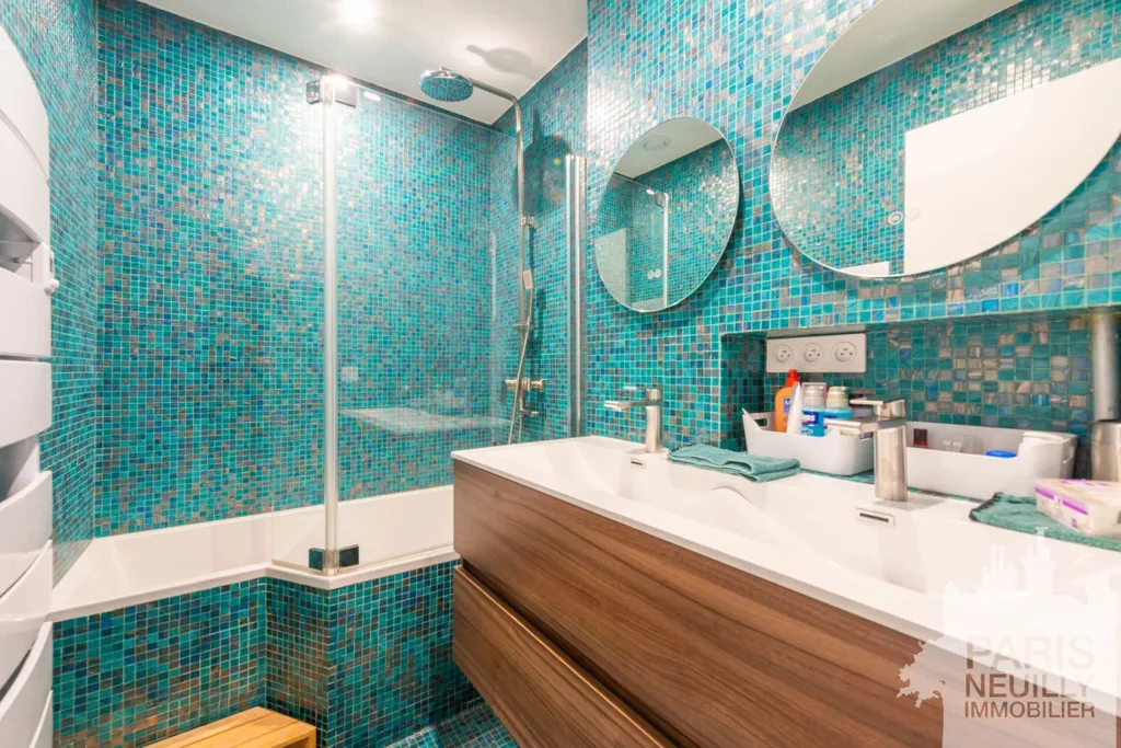 Salles de bain - Appartement Luxueux avec Balcon à Neuilly-sur-Seine