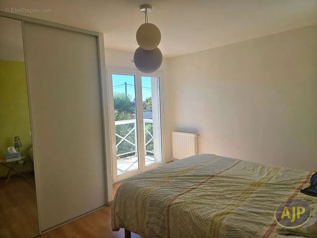 Chambres - Villa d'Architecte avec Jardin à Saint-Marc-sur-Mer