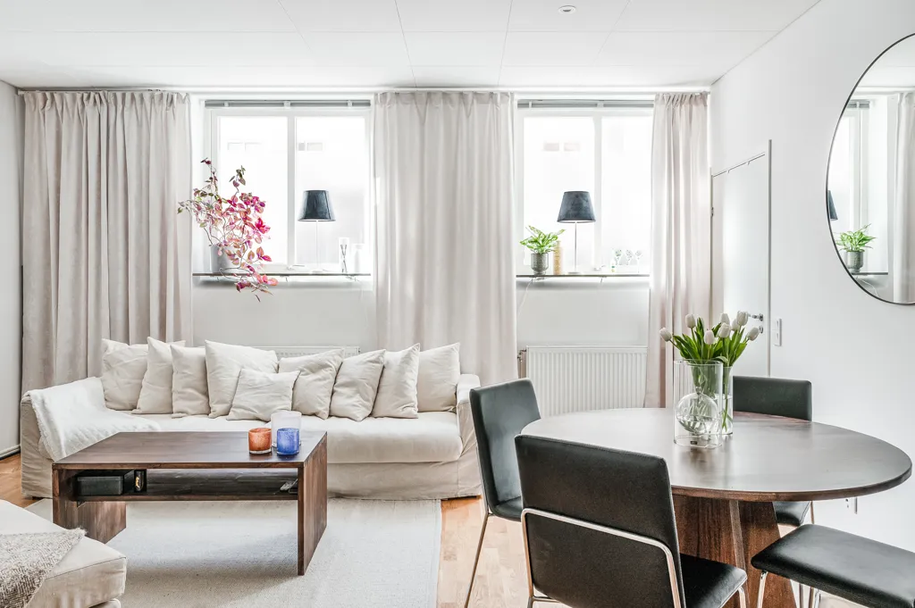Elutuba - Apartment with High Ceilings near Karlstad City
