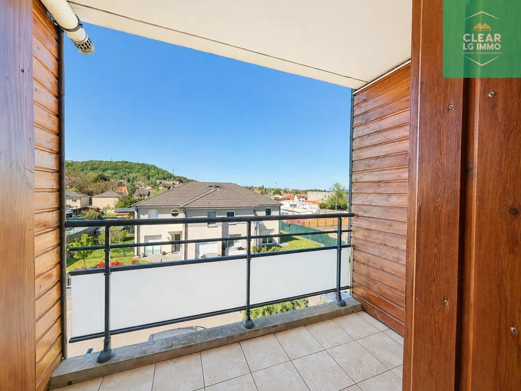 Balcony - Charming 2-Bed Flat with Balcony in Fameck