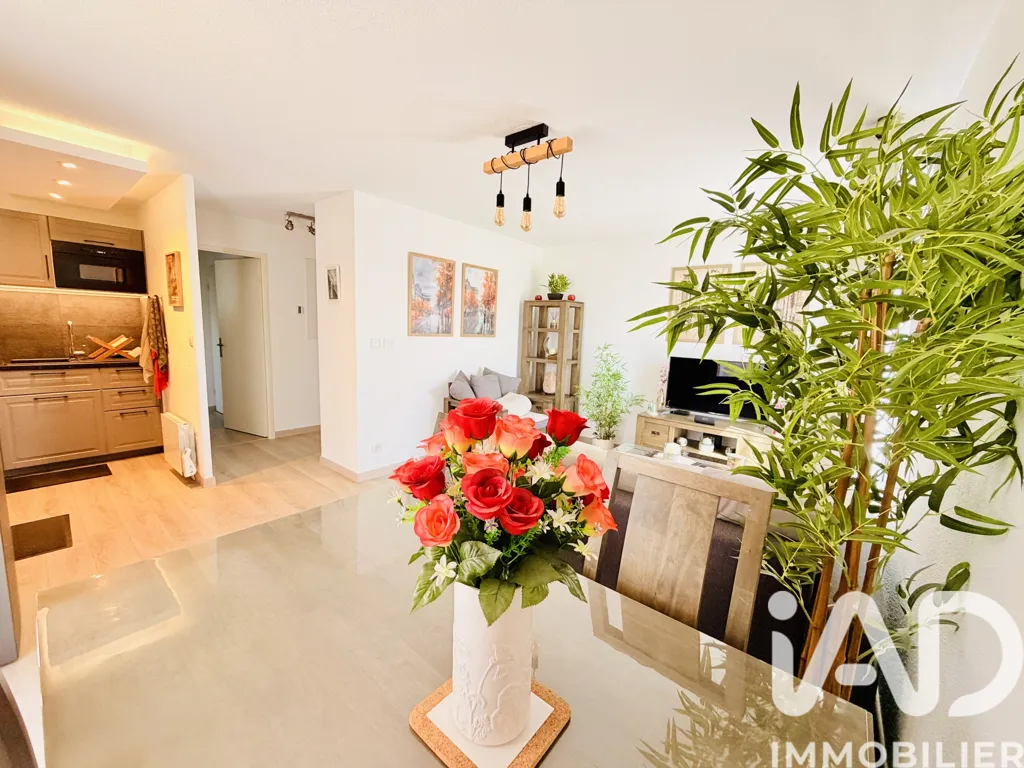Söögituba - 3-Bed Apartment with Balcony in Bruguières