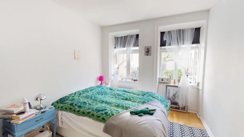 Bedrooms - 3-Bedroom Flat with Natural Light in Copenhagen K