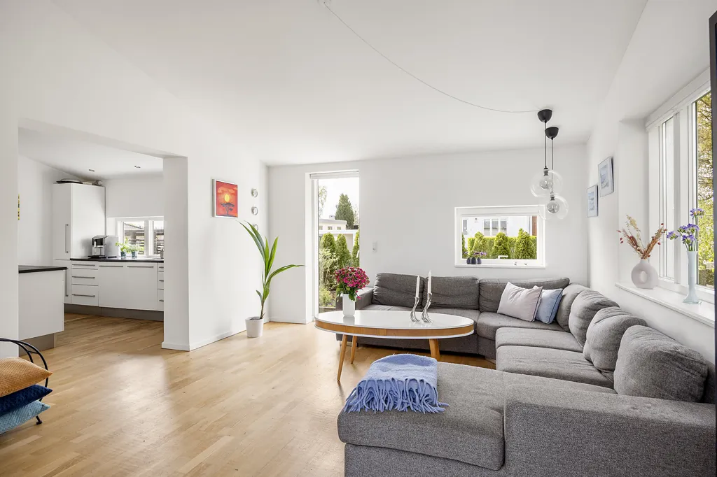 Living Room - 1952 Villa with Garden in Gentofte