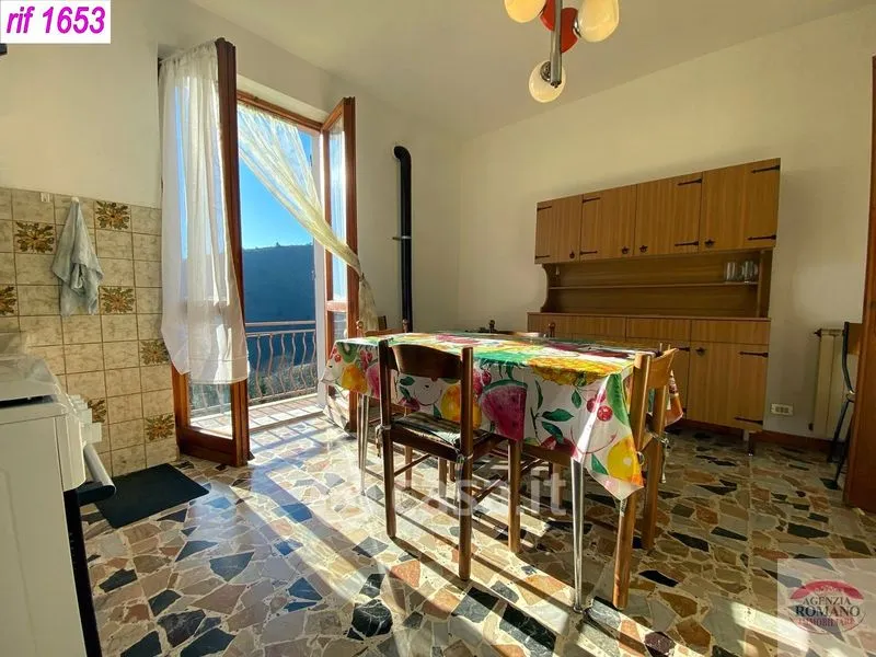 Söögituba - Triplex Villa with Panoramic View in Ponzone